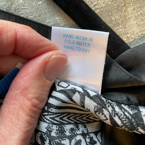 Two Layered Blouse - Picture 5 of 6